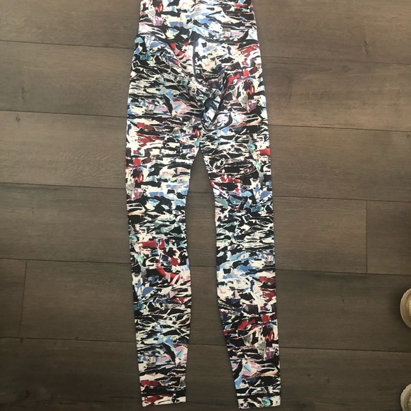 Lululemon Wunder Under Hi-Rise Tight 28” Sz. 2 - Picture 8 of 8